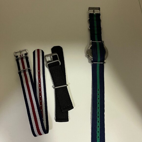 Seiko 5 Black Dial SNK809 37mm Automatic Watch with Nylon Straps - Great conditi - Picture 5 of 5